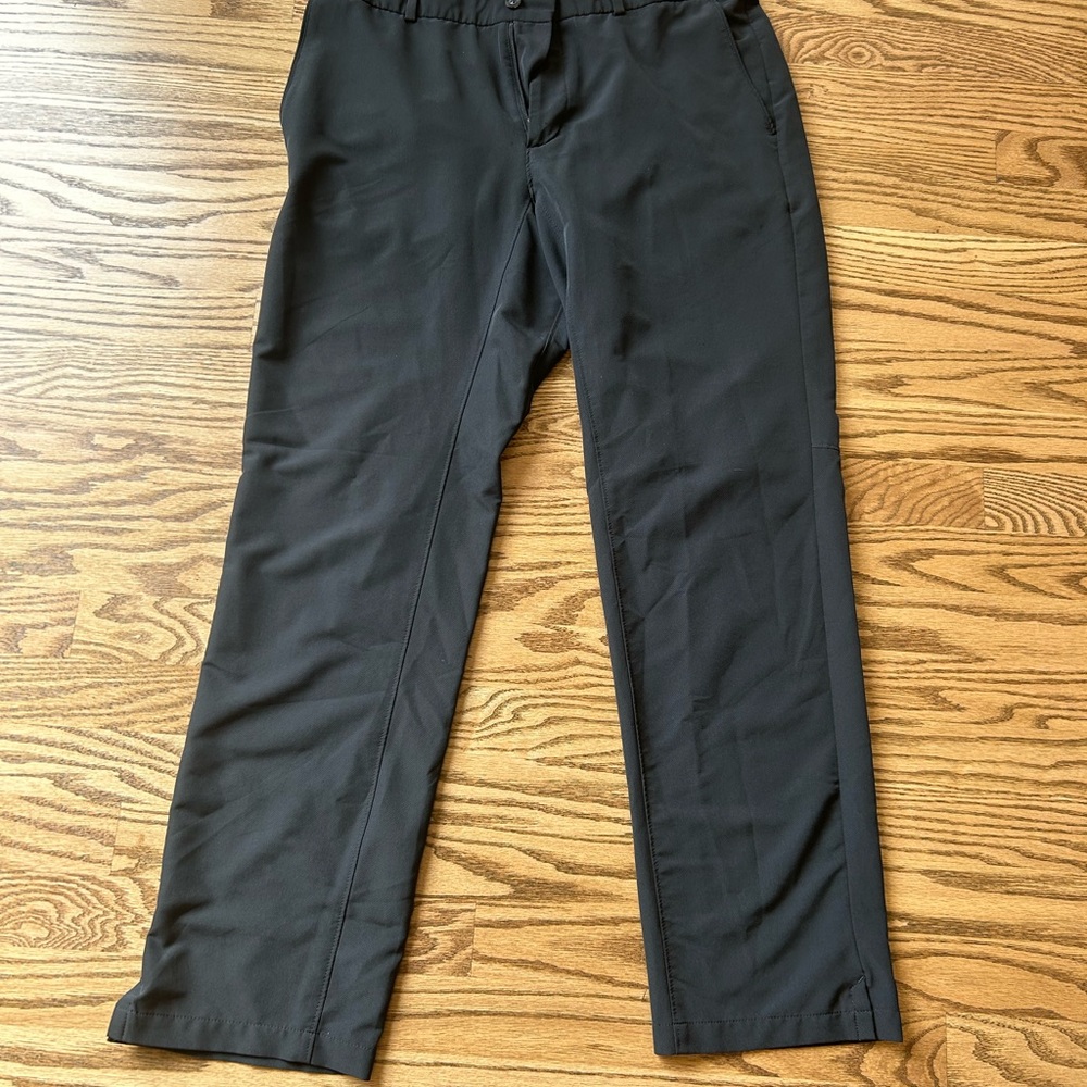 Nike Black Golf Pants with Streamlined Design
